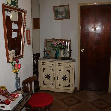 Hostal Xucar มาดริด ภายนอก รูปภาพ