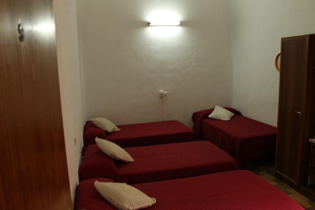 Hostal Xucar มาดริด ห้อง รูปภาพ